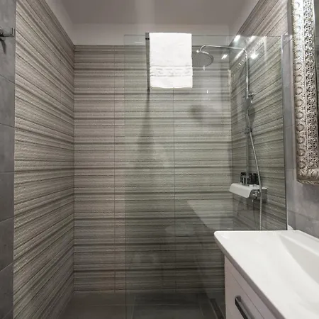 Center Luxury 3 4*