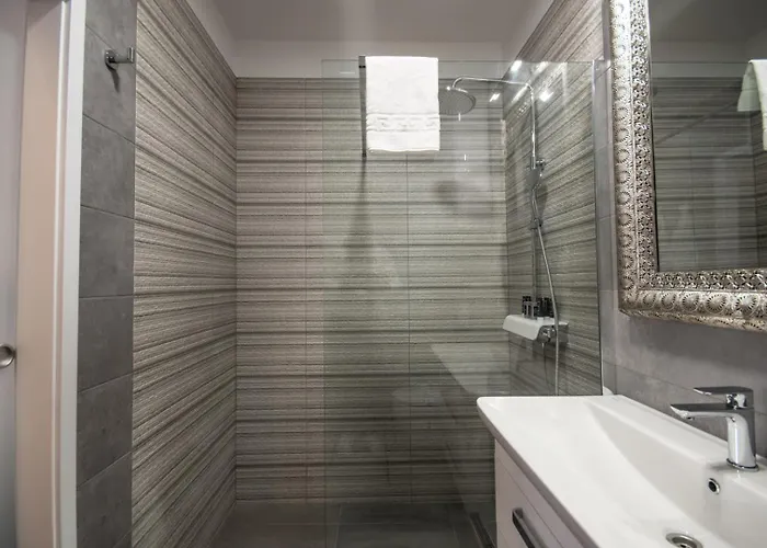 Center Luxury 3 4*