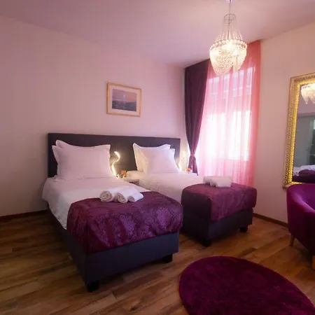 ゲストハウス Center Luxury 3